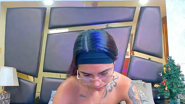 NicoleEsposito online show from December 16, 12:53 pm