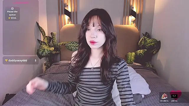 Snapshot of NikkiMiltons chatting on December 14, 2:44 pm NikkiMiltons online show from December 14, 2:44 pm