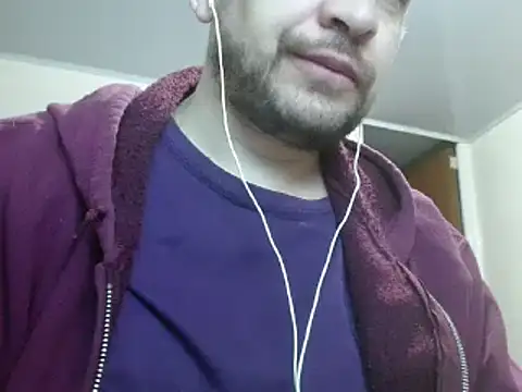Snapshot of camiloking1720 chatting on February 15, 4:25 am camiloking1720 online show from February 15, 4:25 am