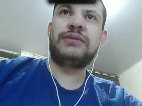 Snapshot of camiloking1720 chatting on February 7, 1:04 am camiloking1720 online show from February 7, 1:04 am