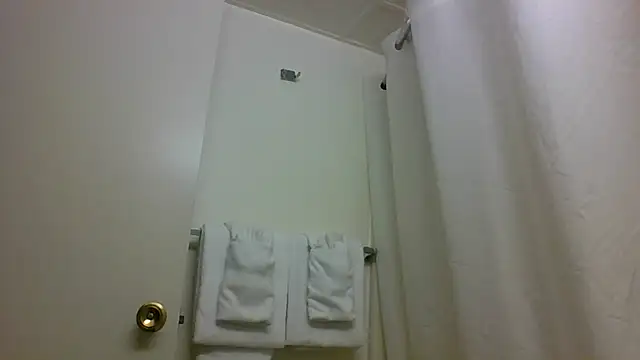 Snapshot of erinSmiles chatting on September 24, 10:44 am erinSmiles online show from September 24, 10:44 am