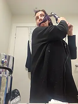 erinSmiles online show from November 9, 8:40 am