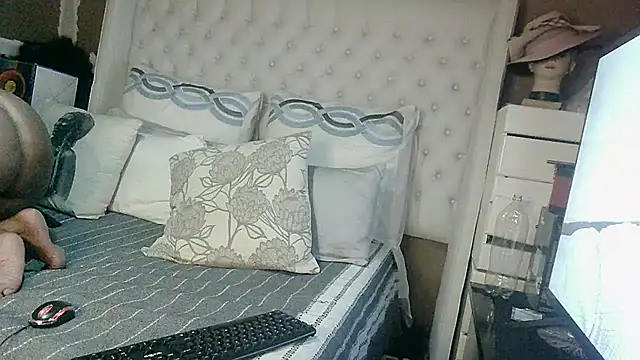 Carocurvy online show from October 4, 6:20 pm