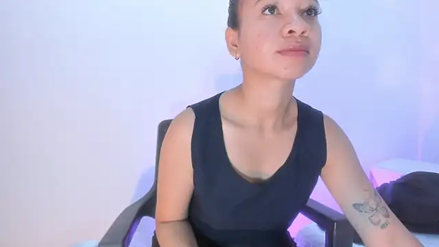 brithany rousee online show from September 18, 4:21 pm