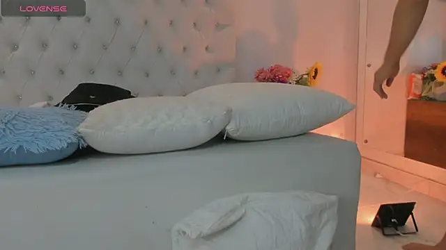 brithany rousee online show from November 4, 2:10 pm