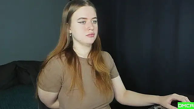 Pinku kitsune online show from November 17, 9:35 am