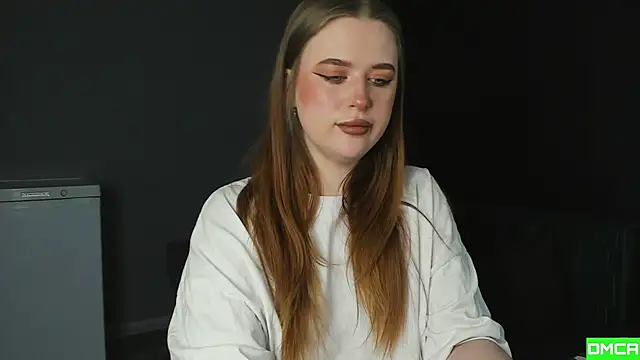 Pinku kitsune online show from December 17, 4:06 am