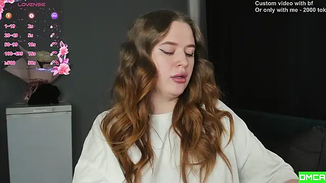 Pinku kitsune online show from February 15, 7:51 am