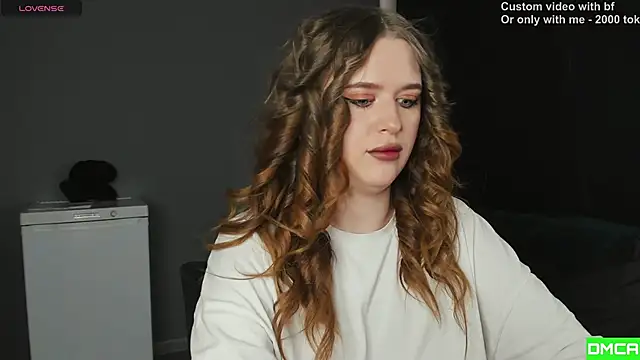 Pinku kitsune online show from February 14, 8:03 am