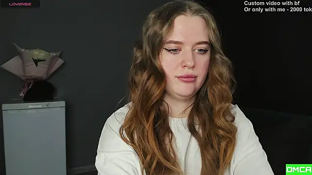 Pinku kitsune online show from February 15, 5:30 am