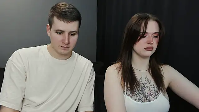 Snapshot of Pinku_kitsune chatting on February 17, 10:49 pm Pinku kitsune online show from February 17, 10:49 pm