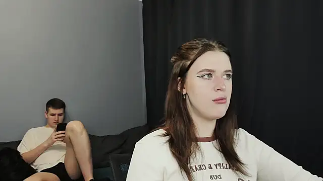 Snapshot of Pinku_kitsune chatting on February 11, 6:08 am Pinku kitsune online show from February 11, 6:08 am