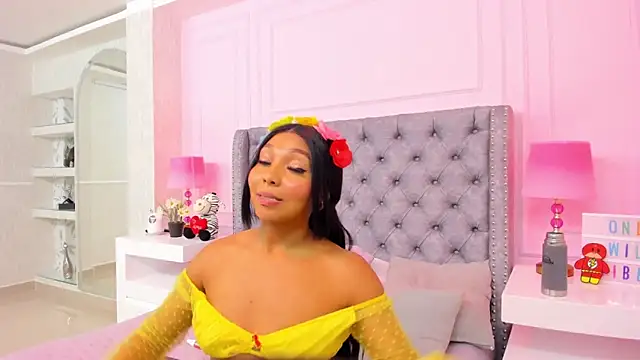 Snapshot of HaileeRoberts chatting on March 3, 3:43 pm HaileeRoberts online show from March 3, 3:43 pm