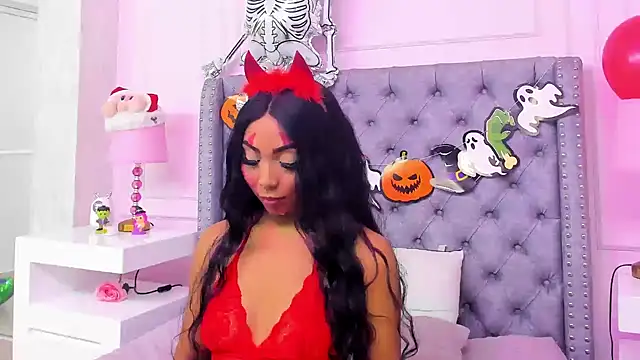 HaileeRoberts online show from October 30, 12:47 pm