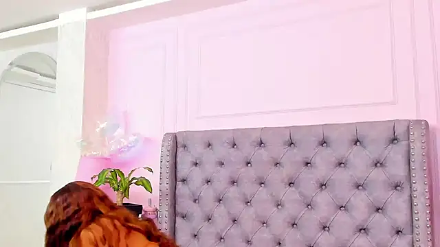 HaileeRoberts online show from April 8, 12:28 pm