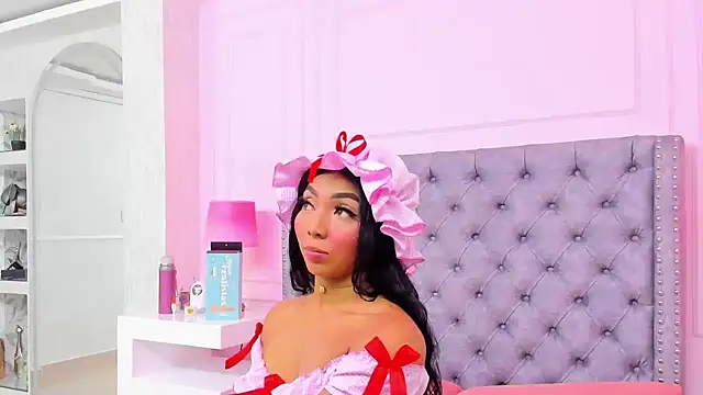 HaileeRoberts online show from November 8, 12:20 pm