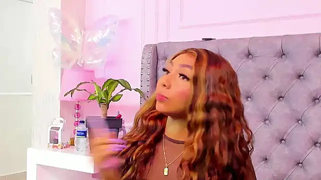 HaileeRoberts online show from March 12, 12:20 pm