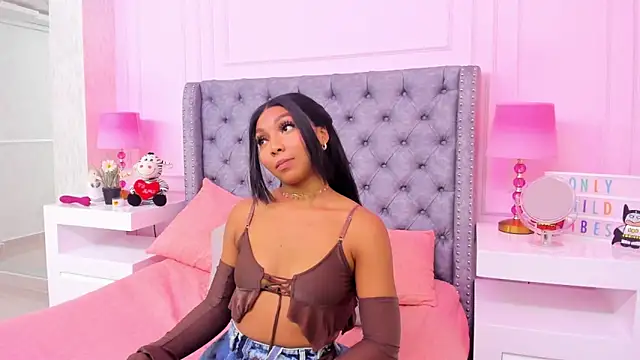 Snapshot of HaileeRoberts chatting on February 26, 12:16 pm HaileeRoberts online show from February 26, 12:16 pm