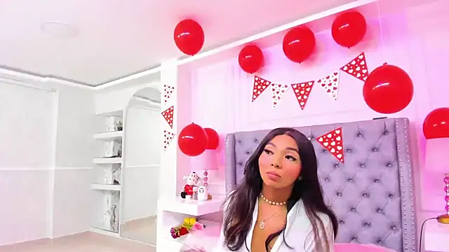 Snapshot of HaileeRoberts chatting on September 21, 1:05 pm HaileeRoberts online show from September 21, 1:05 pm