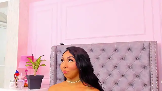 HaileeRoberts online show from February 3, 12:21 pm