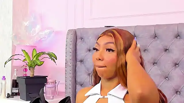 HaileeRoberts online show from March 24, 12:27 pm