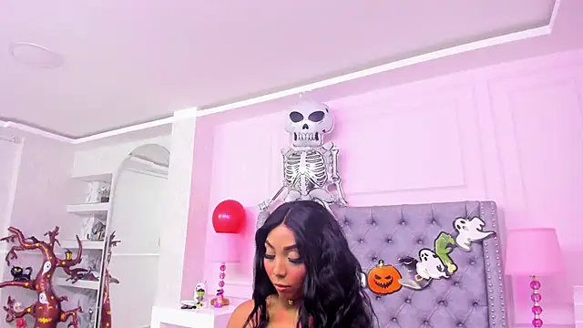 HaileeRoberts online show from October 25, 12:39 pm