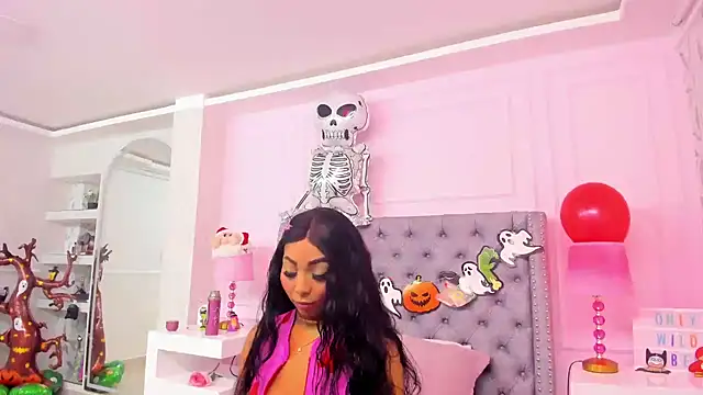 HaileeRoberts online show from October 29, 12:26 pm