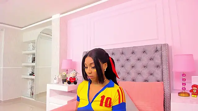 Snapshot of HaileeRoberts chatting on February 27, 12:12 pm HaileeRoberts online show from February 27, 12:12 pm