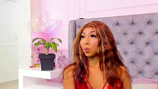 HaileeRoberts online show from April 11, 12:31 pm