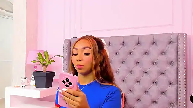 HaileeRoberts online show from February 7, 12:24 pm