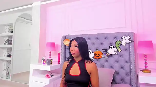 Snapshot of HaileeRoberts chatting on October 9, 12:38 pm HaileeRoberts online show from October 9, 12:38 pm