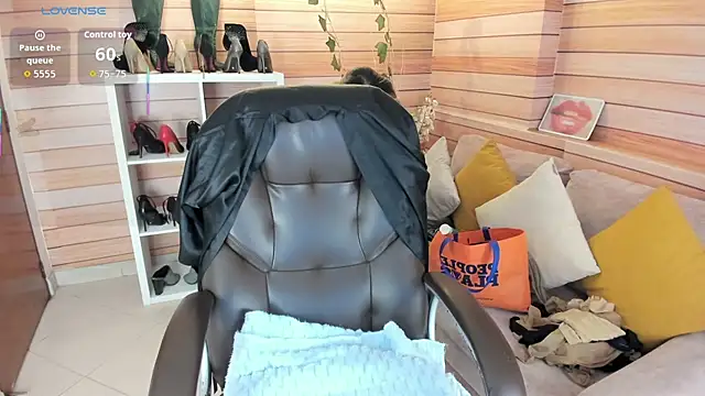 Victoria collins 1 online show from January 15, 11:46 am