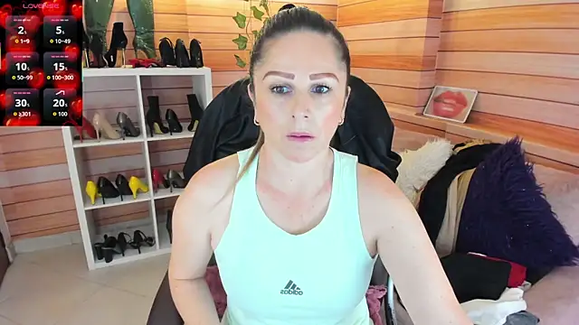 Victoria collins 1 online show from January 8, 12:00 pm