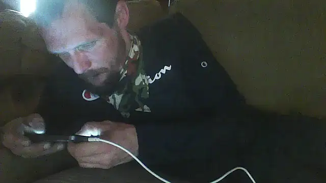 Snapshot of luke_thighwalker2469 chatting on December 14, 12:28 am luke thighwalker2469 online show from December 14, 12:28 am