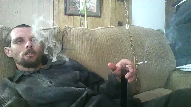 Snapshot of luke_thighwalker2469 chatting on December 15, 6:03 pm luke thighwalker2469 online show from December 15, 6:03 pm