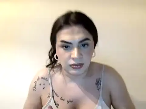 Dulce hot 23  online show from May 27, 9:33 pm