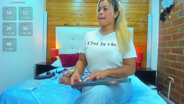 Dulcex69 online show from September 19, 1:37 pm