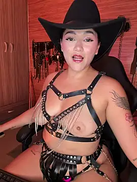 Snapshot of yey_bdsm chatting on July 17, 5:10 pm yey bdsm online show from July 17, 5:10 pm