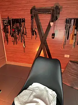 Snapshot of yey_bdsm chatting on April 26, 4:15 pm yey bdsm online show from April 26, 4:15 pm