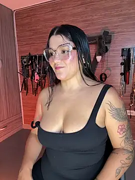 Snapshot of yey_bdsm chatting on May 3, 4:43 pm yey bdsm online show from May 3, 4:43 pm