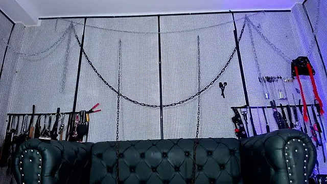 Snapshot of yey_bdsm chatting on September 27, 7:09 pm yey bdsm online show from September 27, 7:09 pm