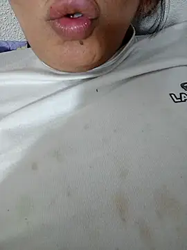 Snapshot of nazii010 chatting on November 25, 9:26 pm nazii010 online show from November 25, 9:26 pm