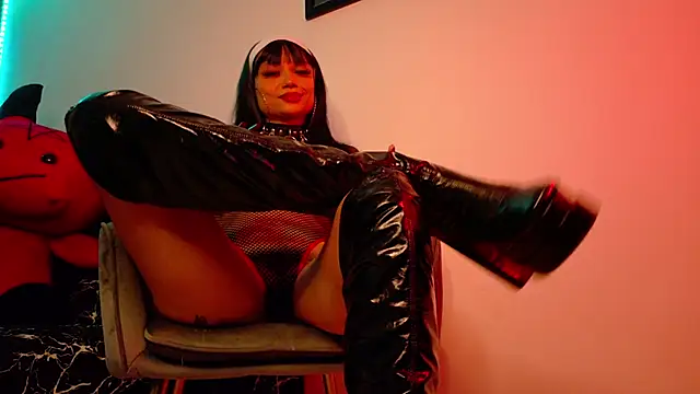 BambiiQueen online show from September 18, 3:37 pm