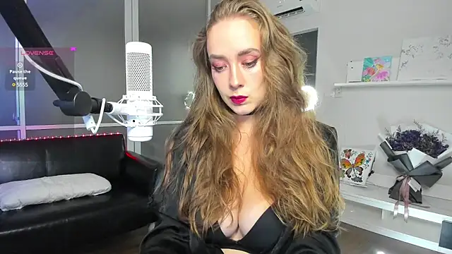 AngelPaull online show from December 17, 9:05 pm