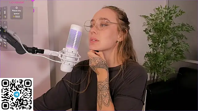 AngelPaull online show from March 11, 2:42 am