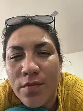 Snapshot of RenataMex chatting on March 18, 8:05 pm RenataMex online show from March 18, 8:05 pm