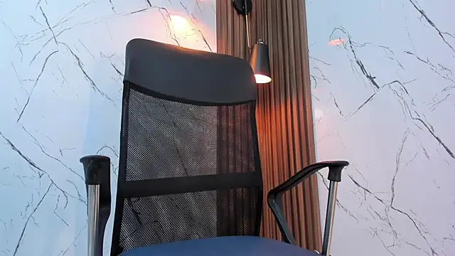 antony bigdick  online show from November 18, 1:10 am