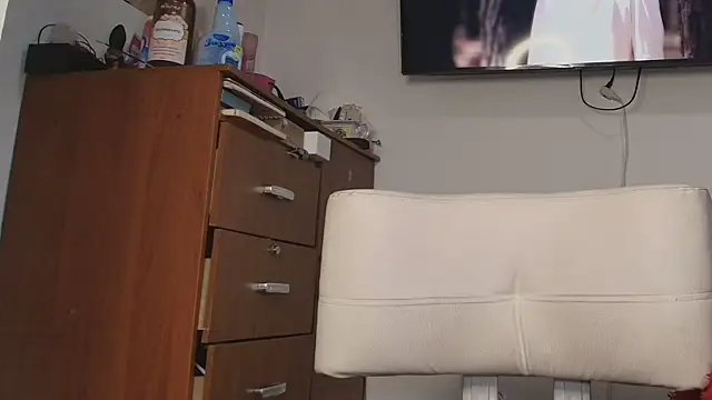 Maylin 2024 online show from October 14, 7:25 pm