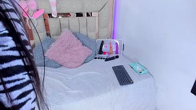 melody bonnet online show from March 5, 7:16 am