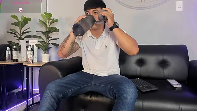 Cristopher strong online show from April 7, 12:07 pm